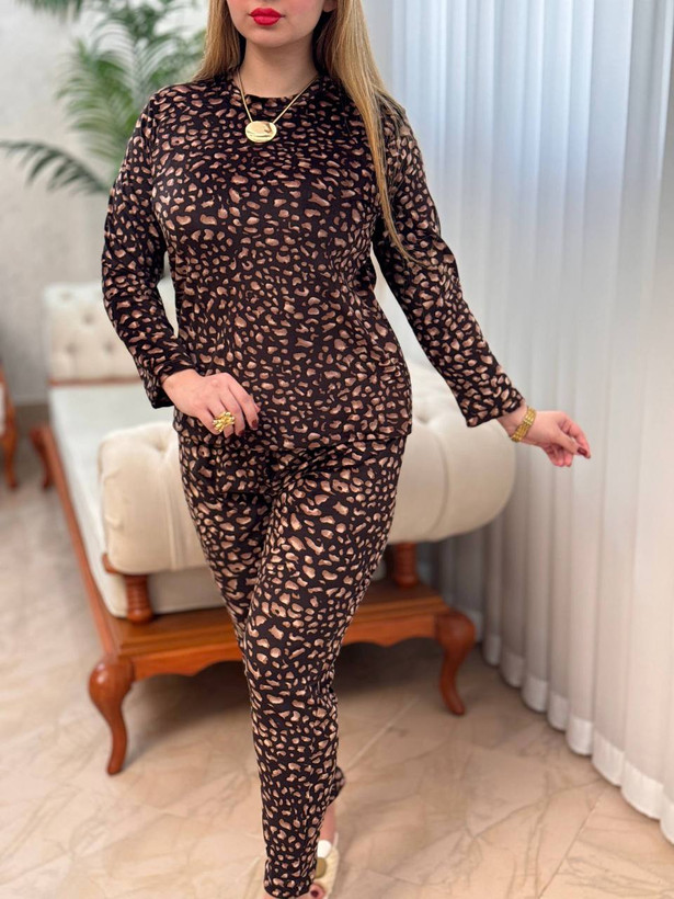 ست بلوز و شلوارزنانه پلنگی مخمل وارداتی۰۳